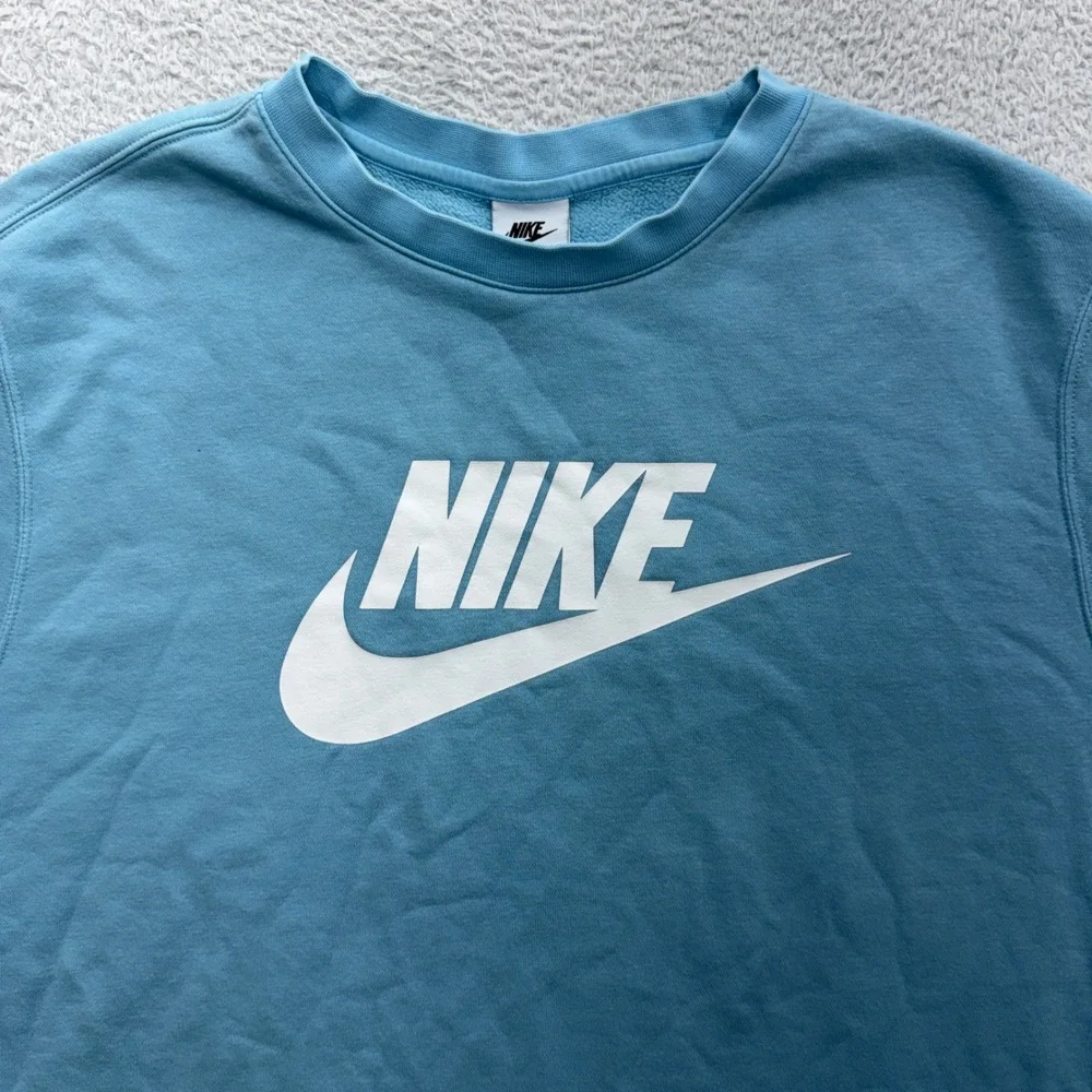 Nike Womens XL Crewneck Sweatshirt Light Blue Futura Logo Pullover Active